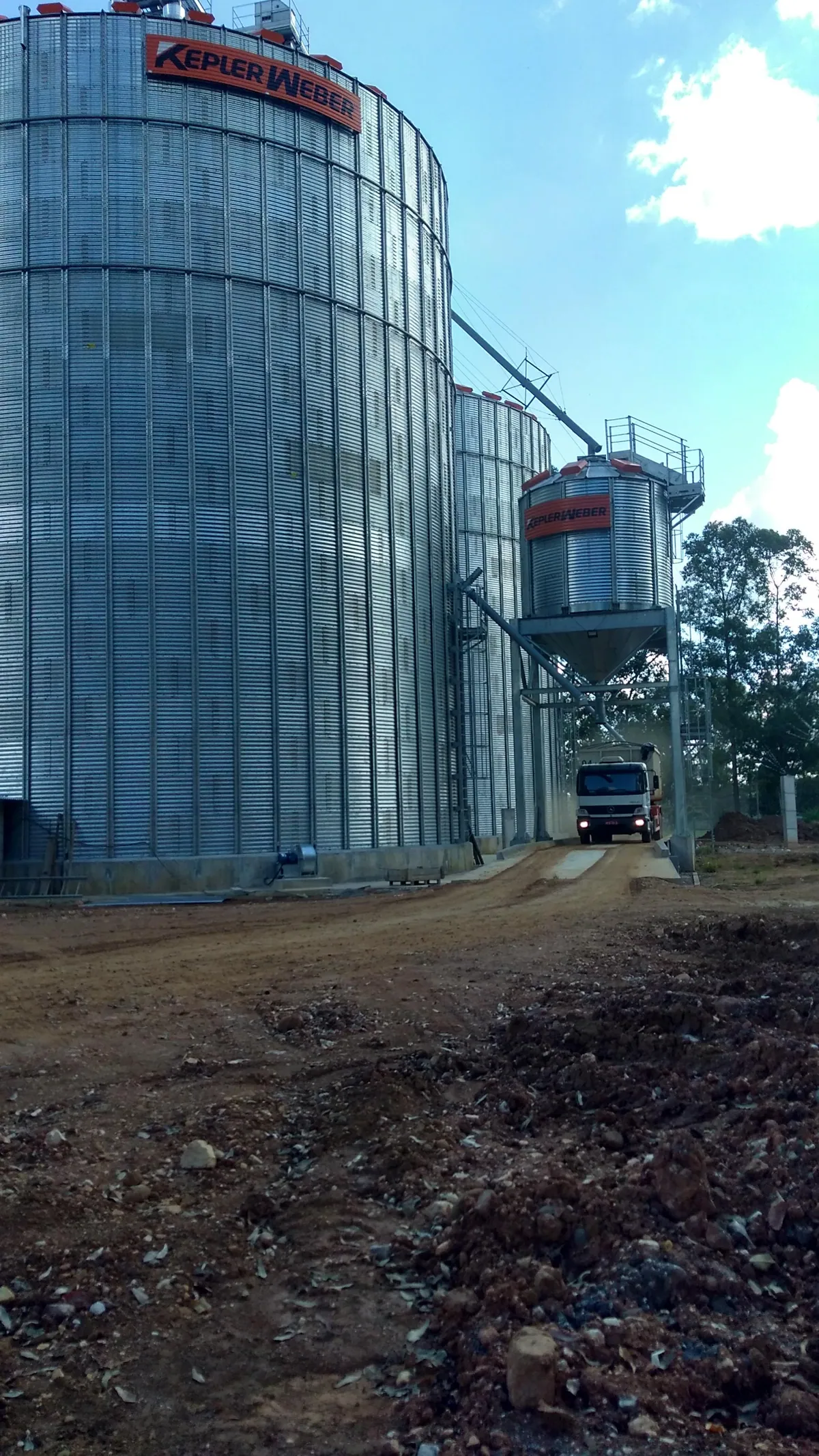 Base civil para silo em unidade armazenadora