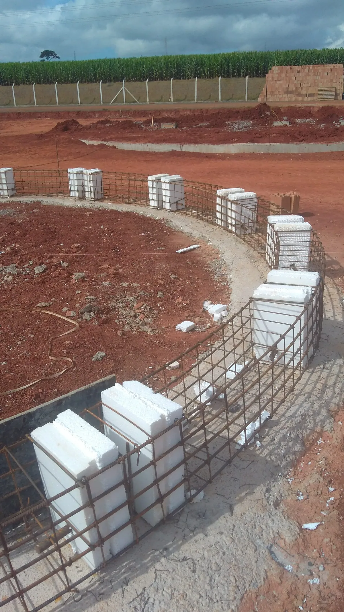 Estrutura civil para moegas, tombadores e balanças